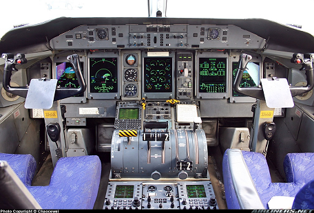 q400-cockpit.png